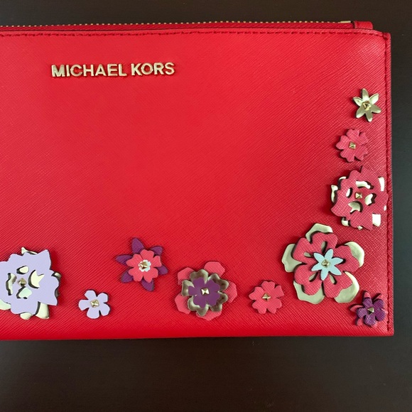 Michael Kors Clutch *New W/O tags- Never used - Picture 2 of 5